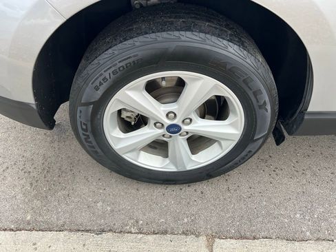 Used 2021 Ford Edge SE image 11