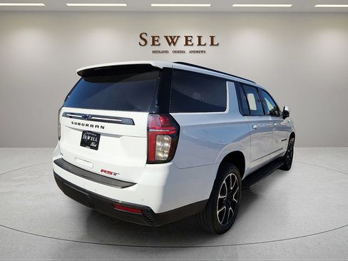Used 2022 Chevrolet Suburban RST w/ Luxury Package AWD/4WD image 5