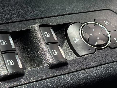 Used 2019 Ford F150 XLT w/ Equipment Group 302A Luxury AWD/4WD image 17
