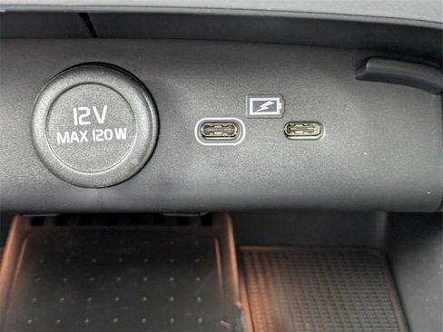 New 2025 Volvo XC40 B5 Plus w/ Protection Package Premier image 26