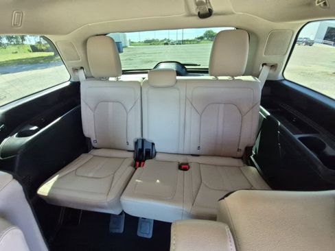 Used 2024 Ford Expedition Limited image 25