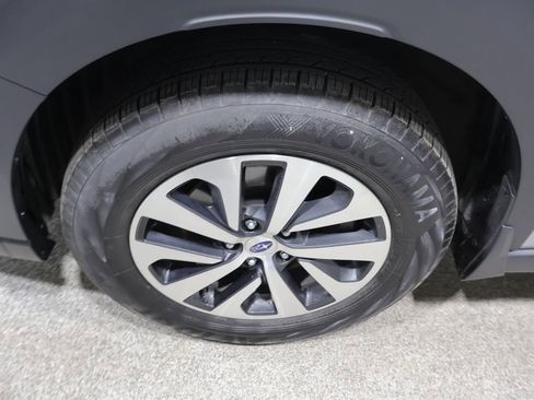 Used 2024 Subaru Outback Premium AWD/4WD image 9