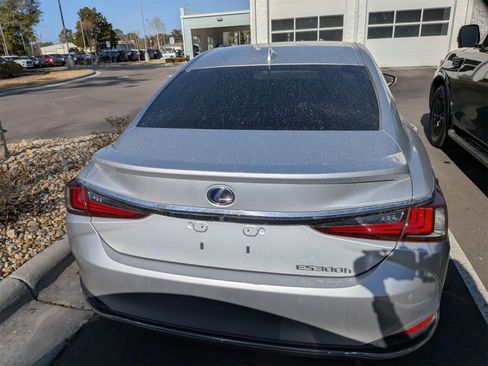 Used 2019 Lexus ES 300h 300h image 3