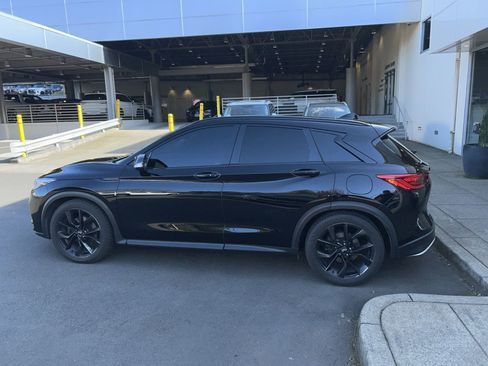 Used 2019 INFINITI QX50 Essential AWD/4WD image 9