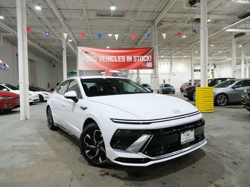 Used 2025 Hyundai Sonata SEL FWD image 2