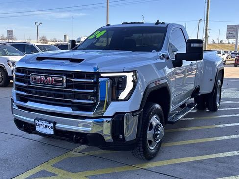 Used 2024 GMC Sierra 3500 SLE w/ SLE Convenience Package image 11