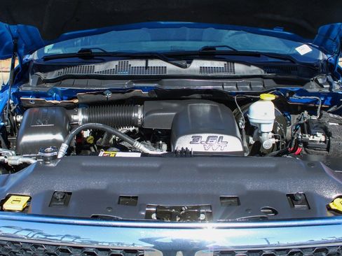 Used 2021 RAM 1500 Classic SLT image 12