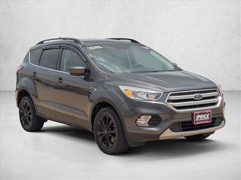 Used 2018 Ford Escape SE AWD/4WD image 3