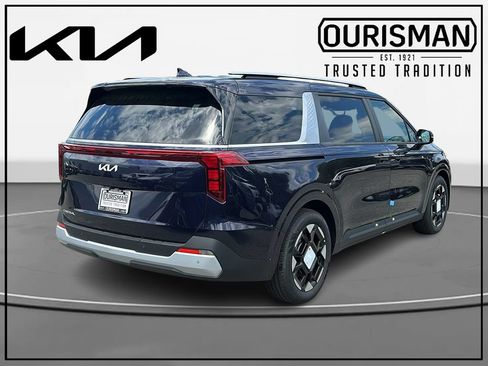 New 2026 Kia Carnival EX FWD image 4