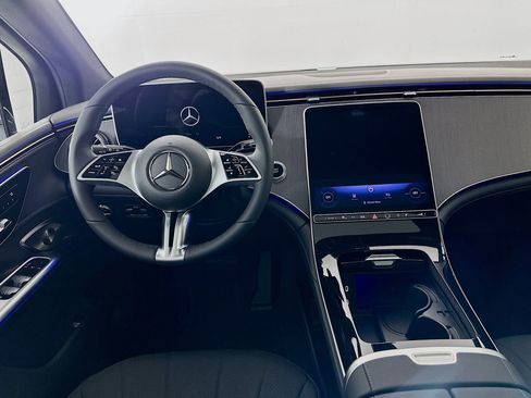 New 2026 Mercedes-Benz EQE 320 4MATIC SUV image 25