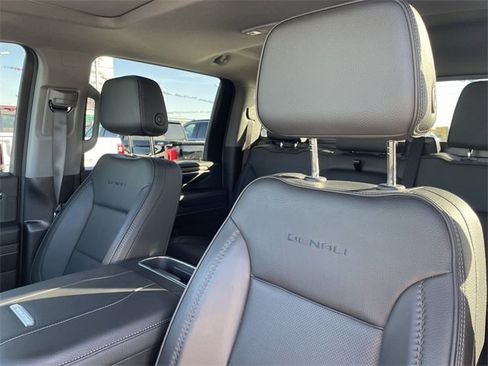 Used 2024 GMC Sierra 2500 Denali w/ Denali Reserve Package image 13