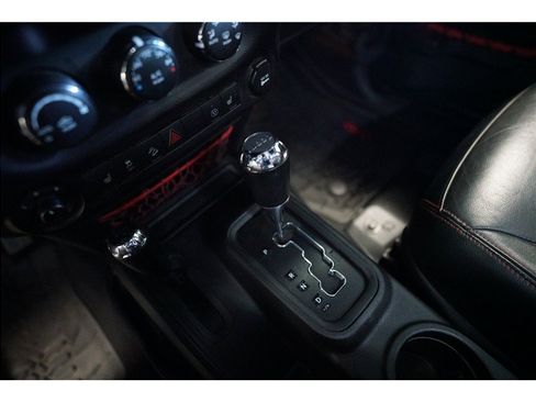 Used 2017 Jeep Wrangler Unlimited Rubicon AWD/4WD image 26