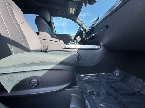 New 2026 Mercedes-Benz GLB 250 4MATIC image 19