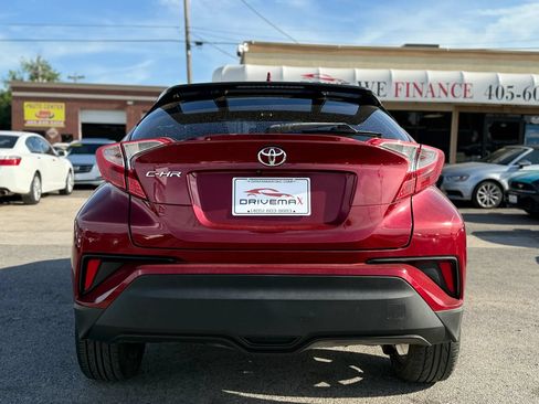Used 2018 Toyota C-HR XLE FWD image 4