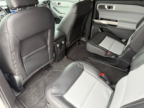 Certified 2023 Ford Explorer XLT w/ Equipment Group 202A RWD image 21