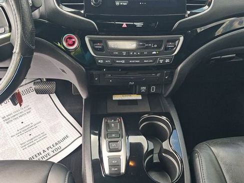 Used 2020 Honda Pilot Touring image 8