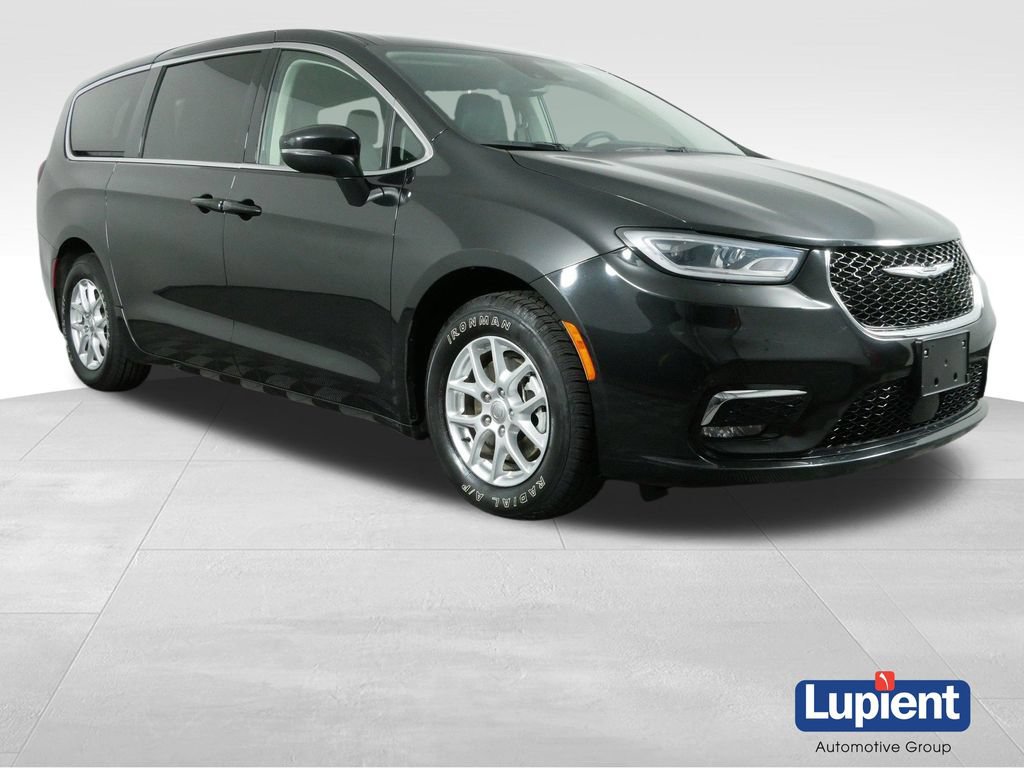 Used 2023 Chrysler Pacifica Touring-L FWD 360° Tour