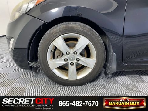 Used 2013 Hyundai Elantra GLS w/ Preferred Pkg FWD image 9
