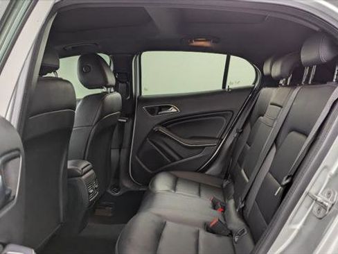 Used 2018 Mercedes-Benz GLA 250 4MATIC image 17