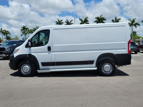 Used 2025 RAM ProMaster 2500 w/ U-Haul Equipment Group FWD image 8