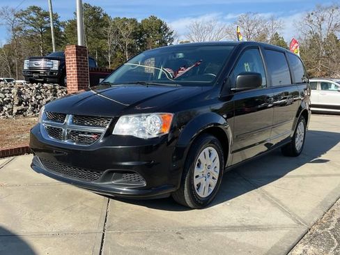 Used 2017 Dodge Grand Caravan SE w/ Power Window Group FWD image 3