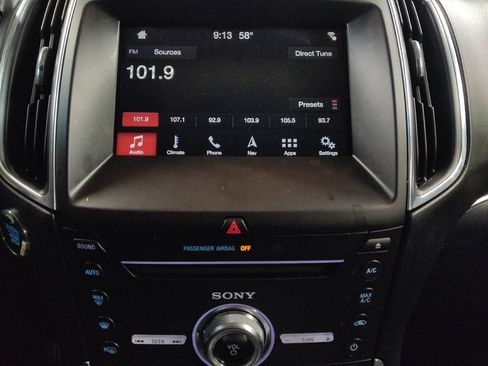 Used 2017 Ford Edge Titanium w/ Technology Package image 25