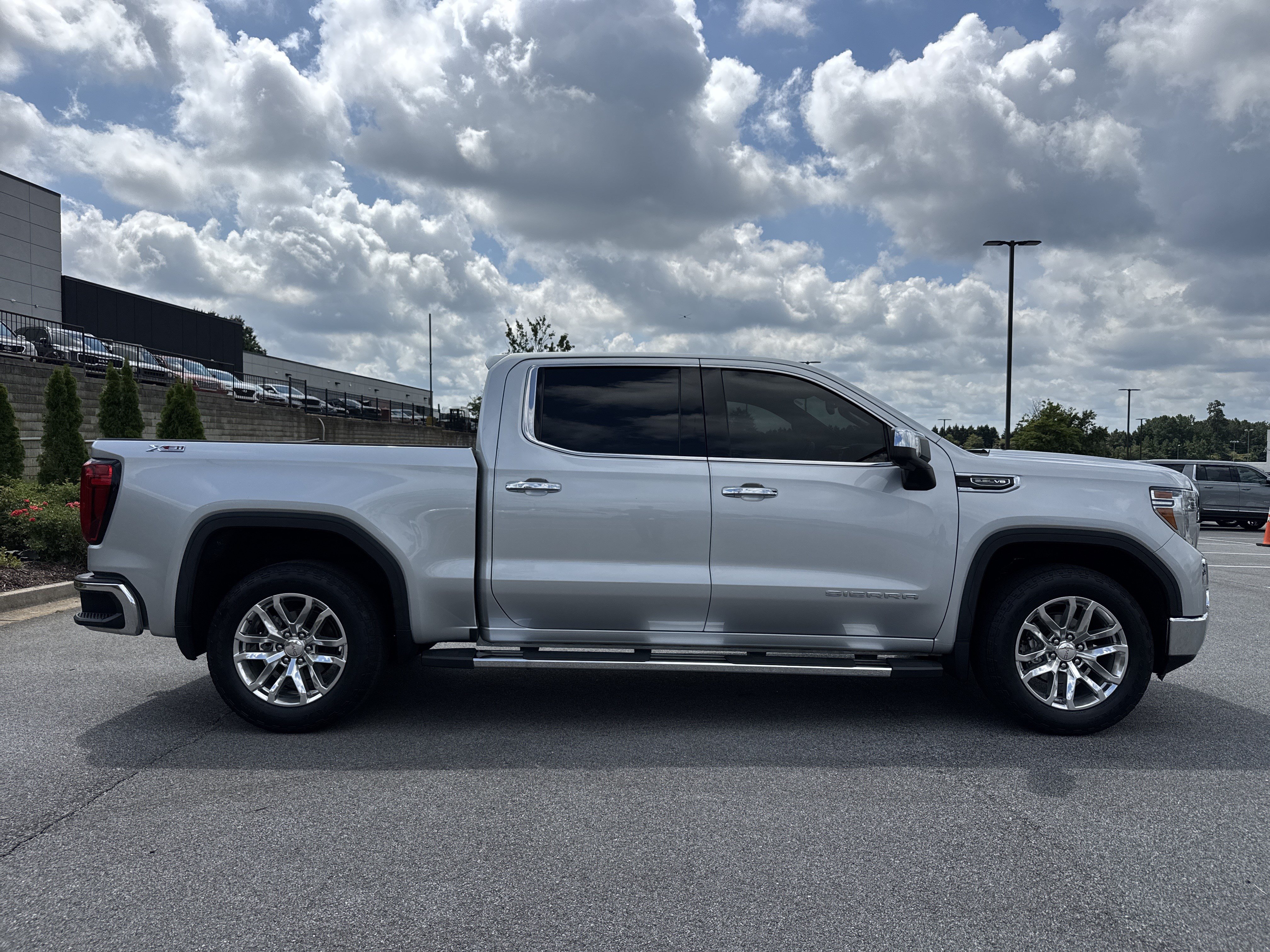 Used 2021 GMC Sierra 1500 SLT w/ SLT Convenience Package AWD/4WD image 11