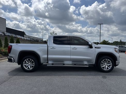 Used 2021 GMC Sierra 1500 SLT w/ SLT Convenience Package AWD/4WD image 11