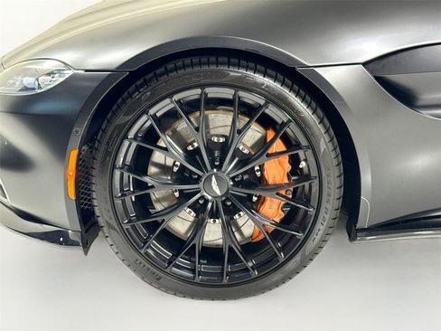 Used 2022 Aston Martin V8 Vantage Roadster image 34