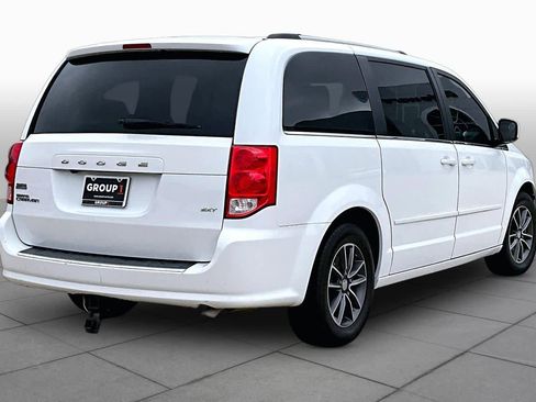 Used 2016 Dodge Grand Caravan SXT FWD image 12