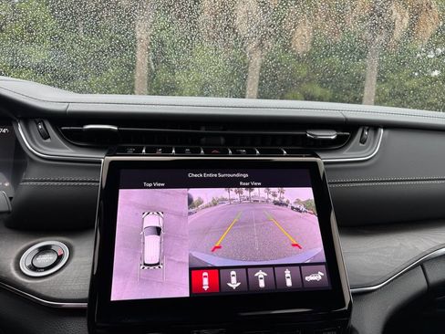 New 2025 Jeep Grand Cherokee L Overland w/ Advanced Protech Group III image 22