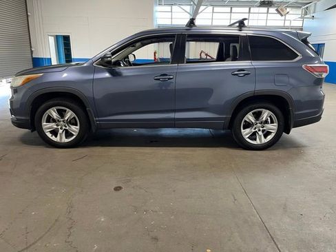 Used 2015 Toyota Highlander Limited Platinum AWD/4WD image 6