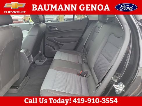 Used 2025 Chevrolet Trax LT w/ LT Convenience Package FWD image 15