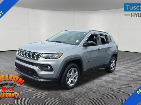 Used 2024 Jeep Compass Latitude AWD/4WD image 3