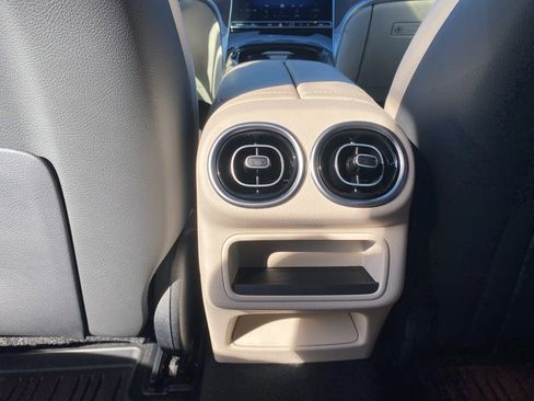 Used 2024 Mercedes-Benz GLC 300 4MATIC image 20