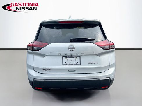 Used 2024 Nissan Rogue SV AWD/4WD image 7