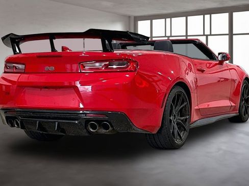 Used 2017 Chevrolet Camaro SS image 2