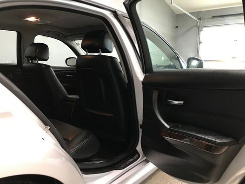 Used 2010 BMW 328i xDrive Sedan image 18