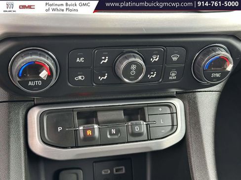 Used 2023 GMC Acadia SLE image 24