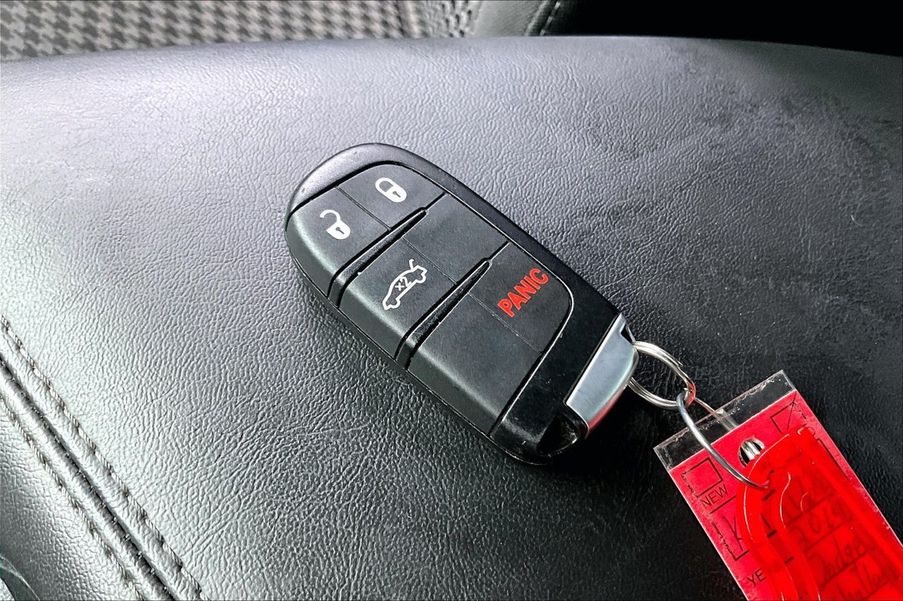 Used 2019 Dodge Challenger R/T Scat Pack RWD image 30