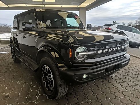 Used 2025 Ford Bronco Outer Banks image 3