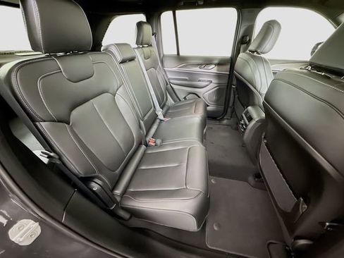 New 2025 Jeep Grand Cherokee Limited image 27