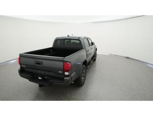 Used 2023 Toyota Tacoma SR5 w/ Technology Package image 9