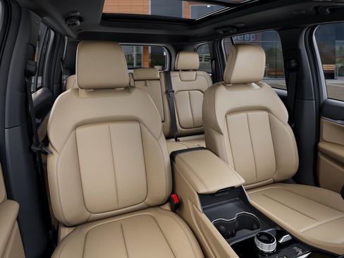 New 2026 Jeep Grand Cherokee Limited w/ Limited Altitude Package AWD/4WD image 16
