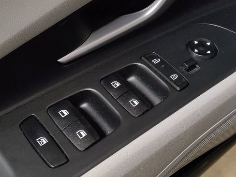 Used 2024 Hyundai Elantra Limited image 27