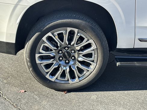 Certified 2023 GMC Yukon XL Denali Ultimate image 17