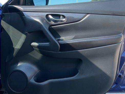 Used 2018 Nissan Rogue SV w/ Sun & Sound Touring Package AWD/4WD image 34