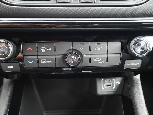 New 2026 Jeep Compass Latitude image 3