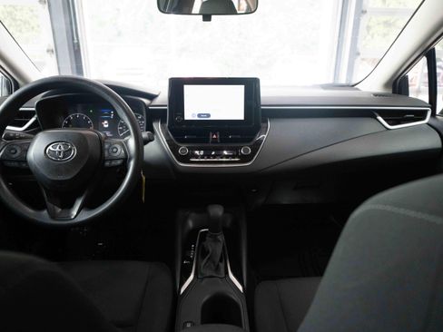 Used 2025 Toyota Corolla LE FWD image 20