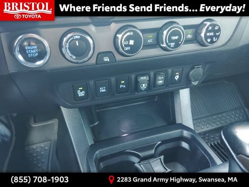 Used 2018 Toyota Tacoma TRD Off-Road w/ Technology Package AWD/4WD image 22